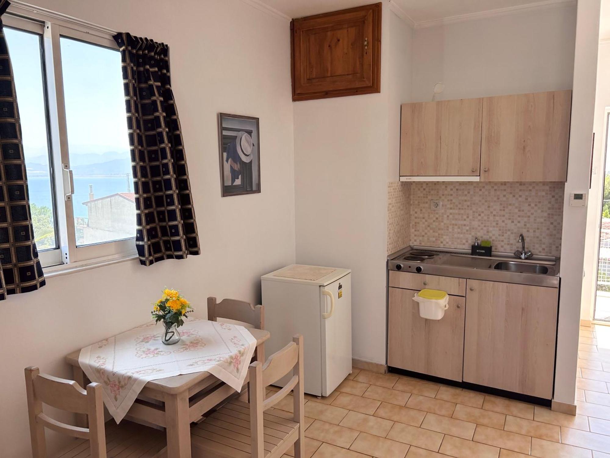 Bay Holiday Hotel & Spa Karavómilos Eksteriør bilde